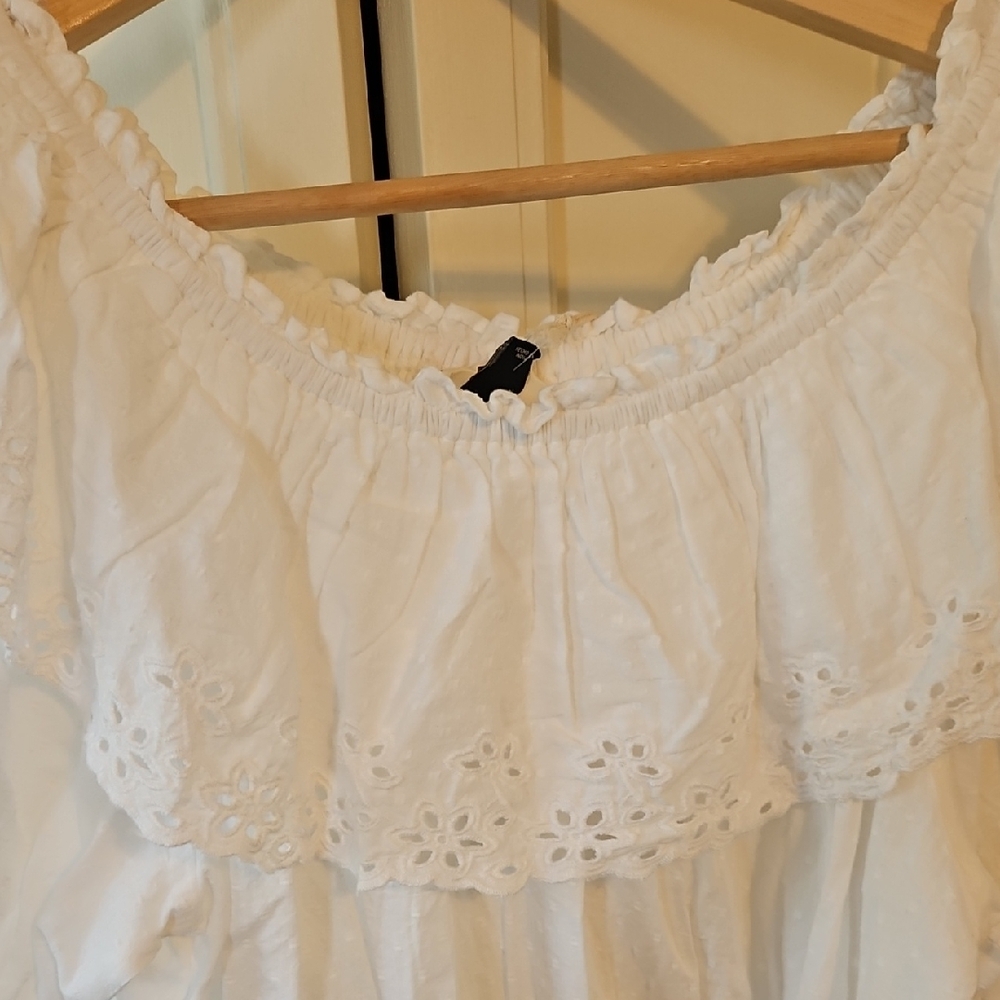 Universal Thread White Eyelet Ruffle Blouse - Picture 2 of 4